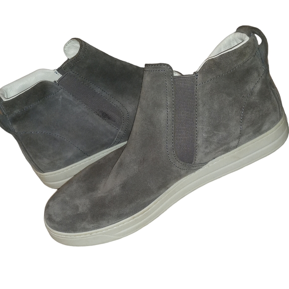 Authentic Prada slip on sneakers size 9 - Picture 9 of 12